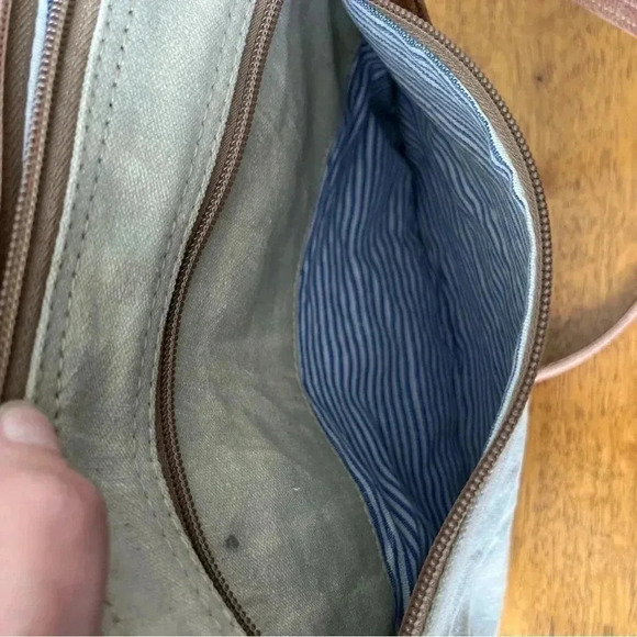 Clea Ray recycled rug and leather crossbody bag, adjustable strap, zip close NWT - Picture 4 of 5